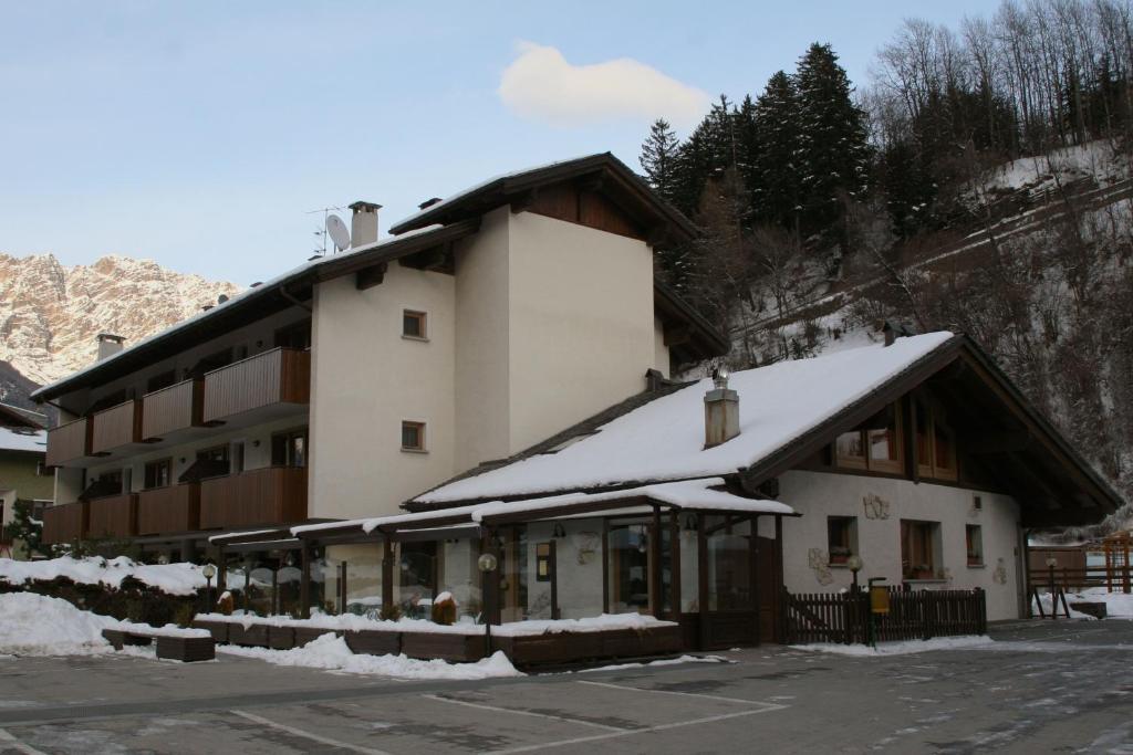 Residence Elga Valdisotto Exterior foto